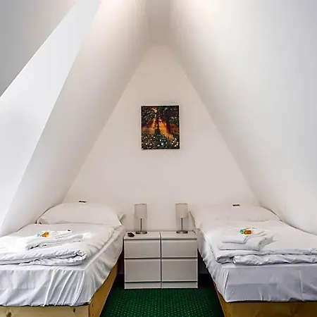 Konopiste Nova Myslivna ホテル 3*