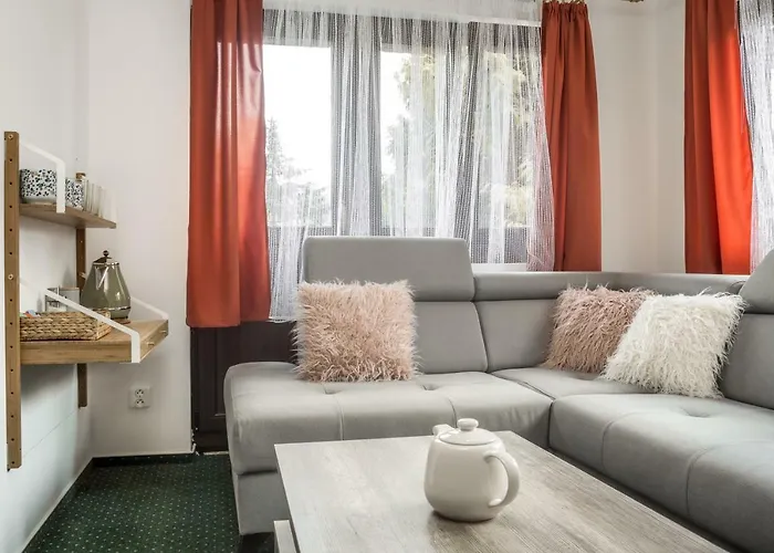 Konopiste Nova Myslivna 3* بينيسوف